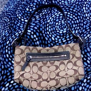 I am selling a coach purse